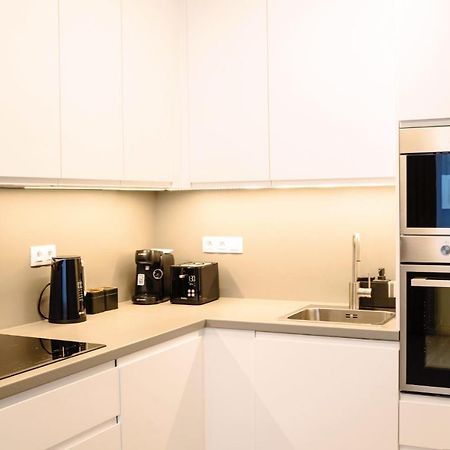 Tran Chien Apartment With Free Private Parking Prague Luaran gambar