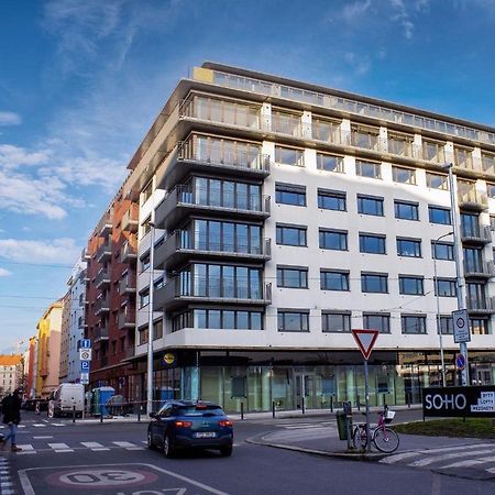 Tran Chien Apartment With Free Private Parking Prague Luaran gambar