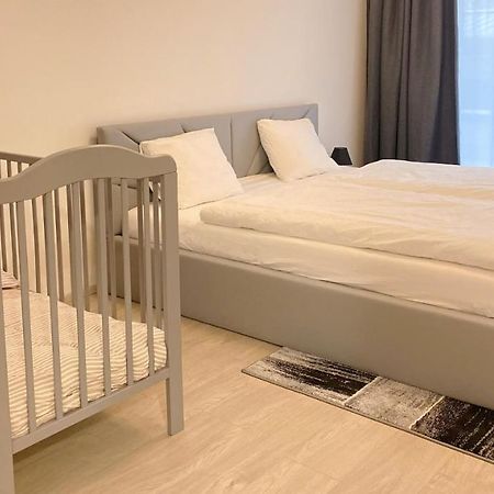 Tran Chien Apartment With Free Private Parking Prague Luaran gambar