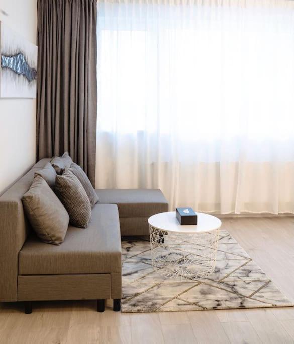 Tran Chien Apartment With Free Private Parking Prague Luaran gambar
