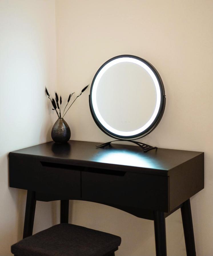 Tran Chien Apartment With Free Private Parking Prague Luaran gambar
