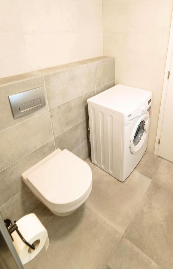 Tran Chien Apartment With Free Private Parking Prague Luaran gambar