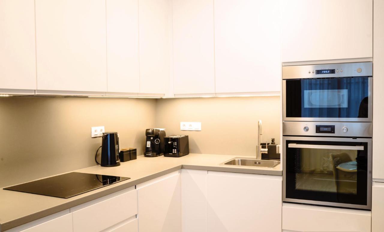 Tran Chien Apartment With Free Private Parking Prague Luaran gambar