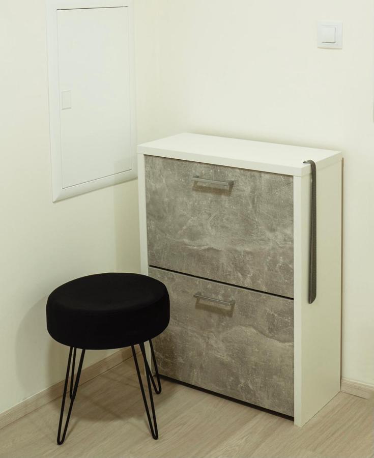 Tran Chien Apartment With Free Private Parking Prague Luaran gambar